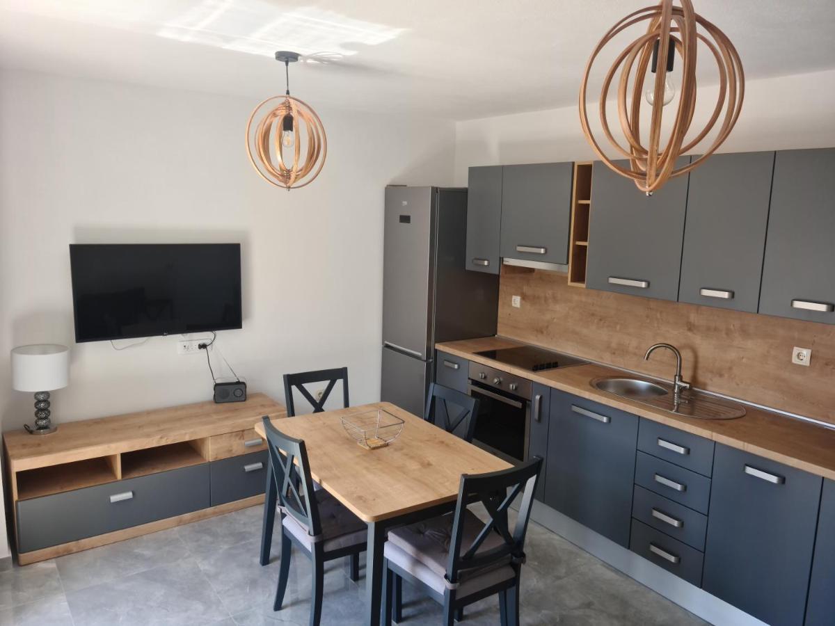 Hello Sunshine - Apartment On The Beach Zubovići Εξωτερικό φωτογραφία